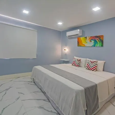 Playa Del Nino And Ferry Isla Mujeres 15 Minutes! Villa